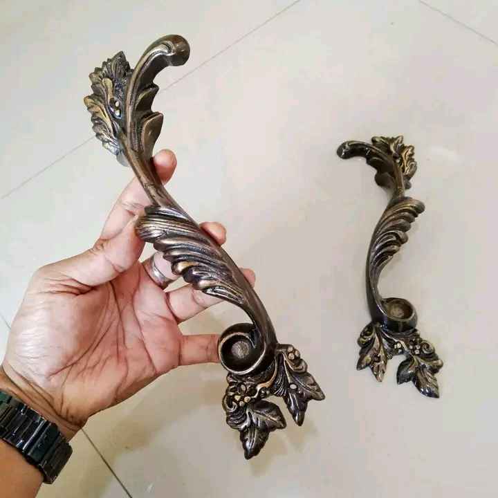 Handle Jendela Kuningan